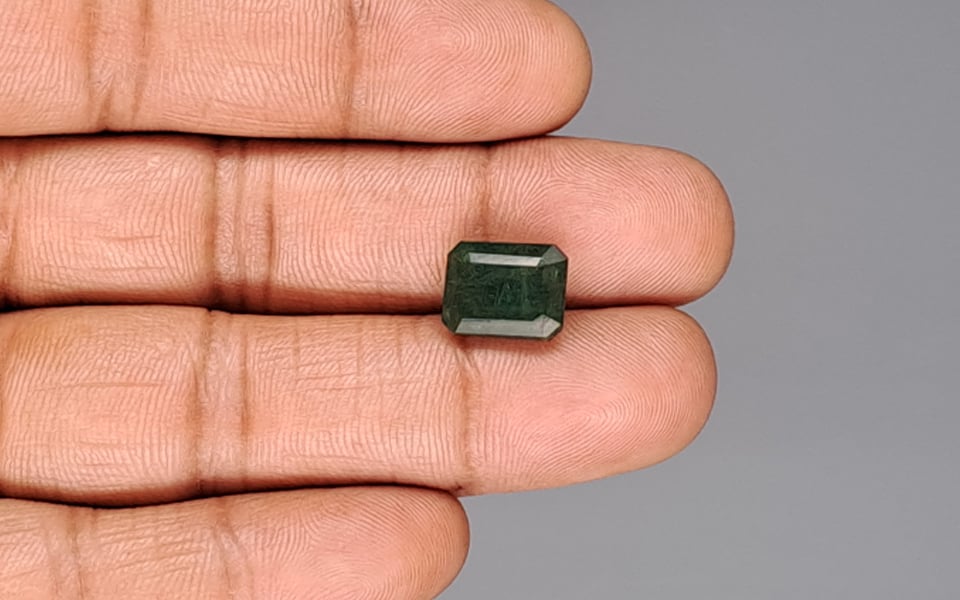 Zambian Emerald - 5.75 Carat Fine Quality EMD-10056