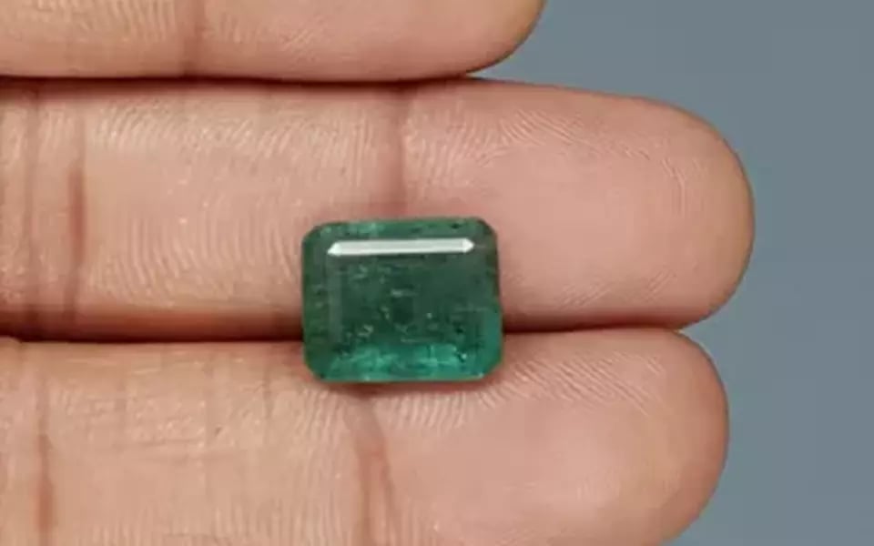 Zambian Emerald - 5.75 Carat Prime Quality EMD-9810