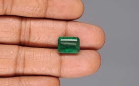Zambian Emerald - 5.87 Carat Prime Quality EMD-10230