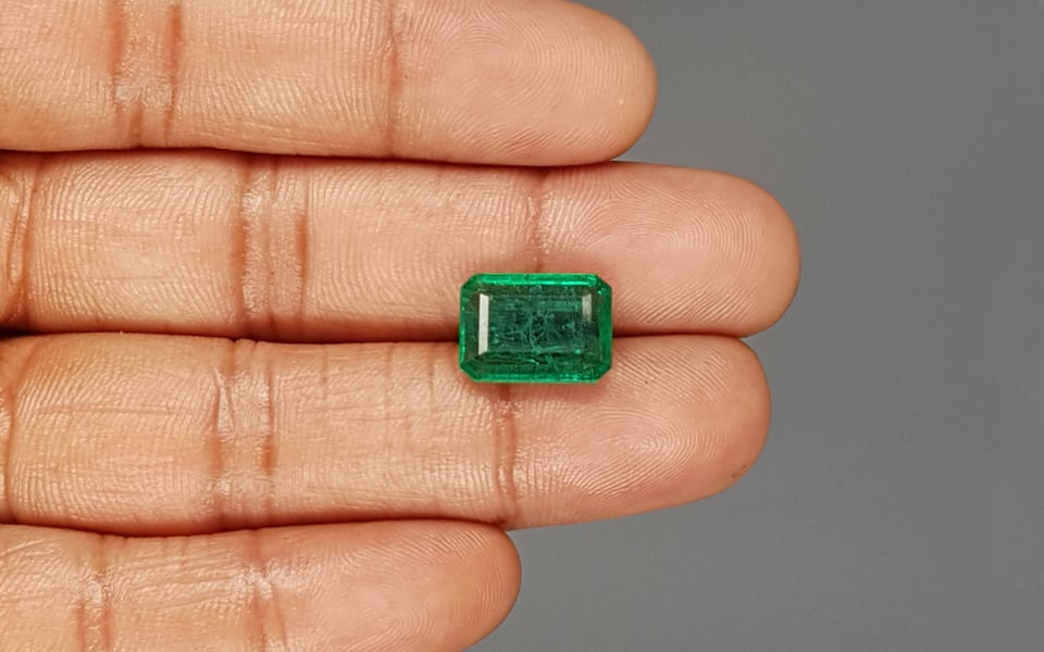 Zambian Emerald - 6.11 Carat Rare Quality EMD-9696