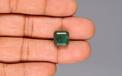 Zambian Emerald - 6.56 Carat Fine Quality EMD-10092