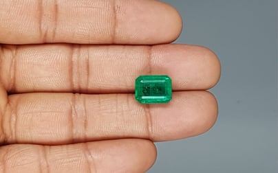 Zambian Emerald - 6.64 Carat Rare Quality EMD-9773
