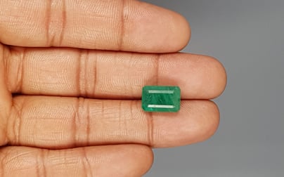 Zambian Emerald - 6.80 Carat Prime Quality EMD-9708