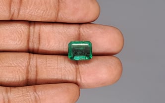 Zambian Emerald - 6.82 Carat Rare Quality EMD-9931
