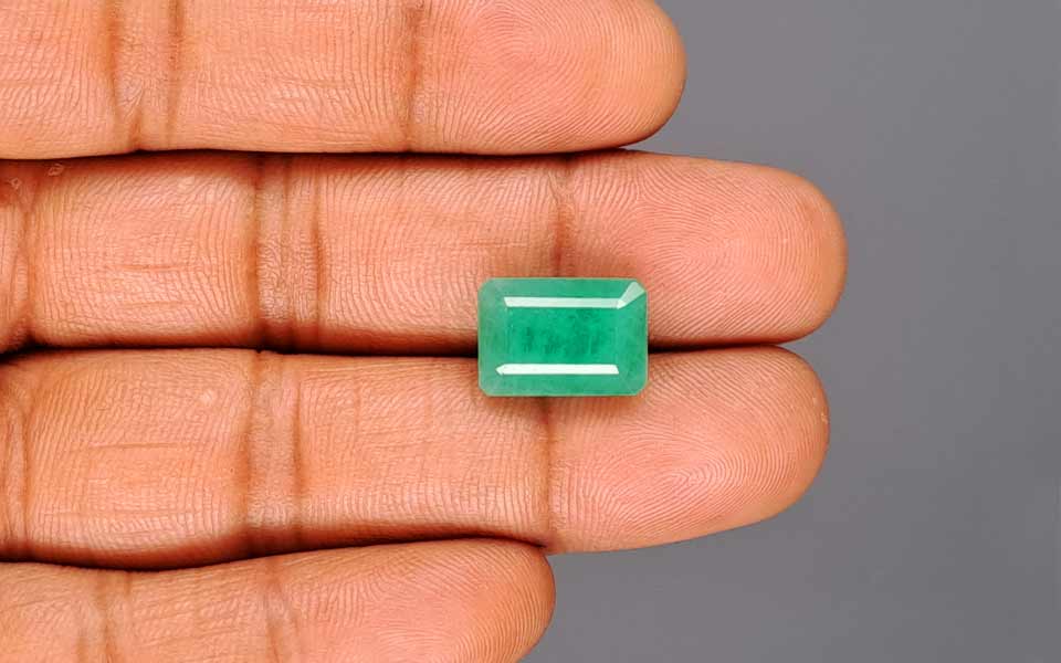 Zambian Emerald - 7.9 Carat Fine Quality EMD-10260