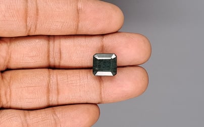 Zambian Emerald - 8.66 Carat Fine Quality EMD-10039