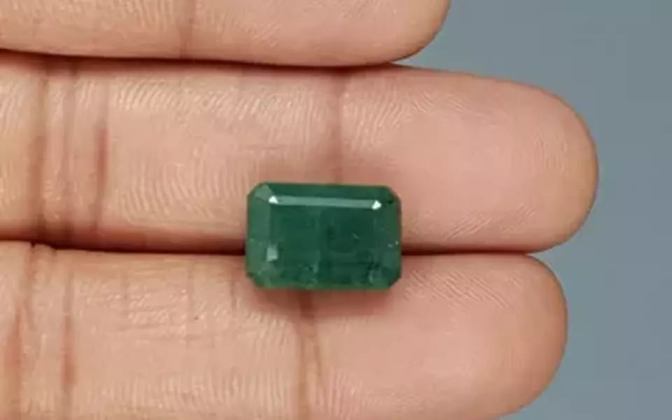 Zambian Emerald - 8.66 Carat Prime Quality EMD-9828