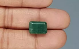 Zambian Emerald - 8.66 Carat Prime Quality EMD-9828