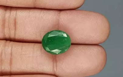 Zambian Emerald - 8.67 Carat Fine Quality EMD-9735