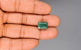 Zambian Emerald - 8.69 Carat Fine Quality EMD-10099