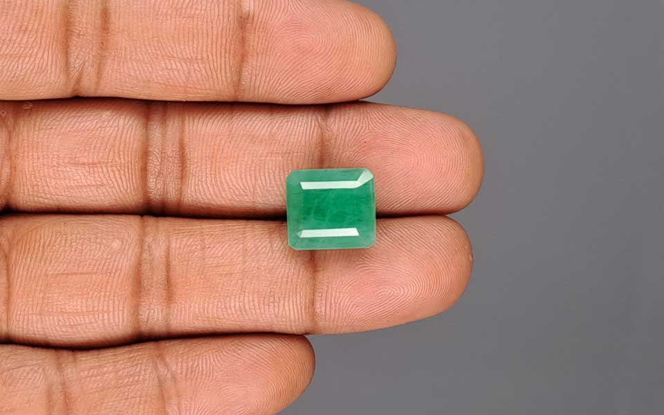Zambian Emerald - 9.01 Carat Fine Quality EMD-10253