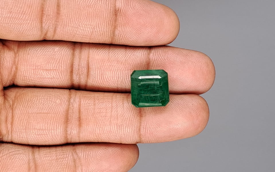 Zambian Emerald - 9.76 Carat Prime Quality EMD-10126